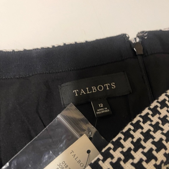 TALBOTS beautiful skirts new design brand new with tags Front with gold buttons - Picture 10 of 10